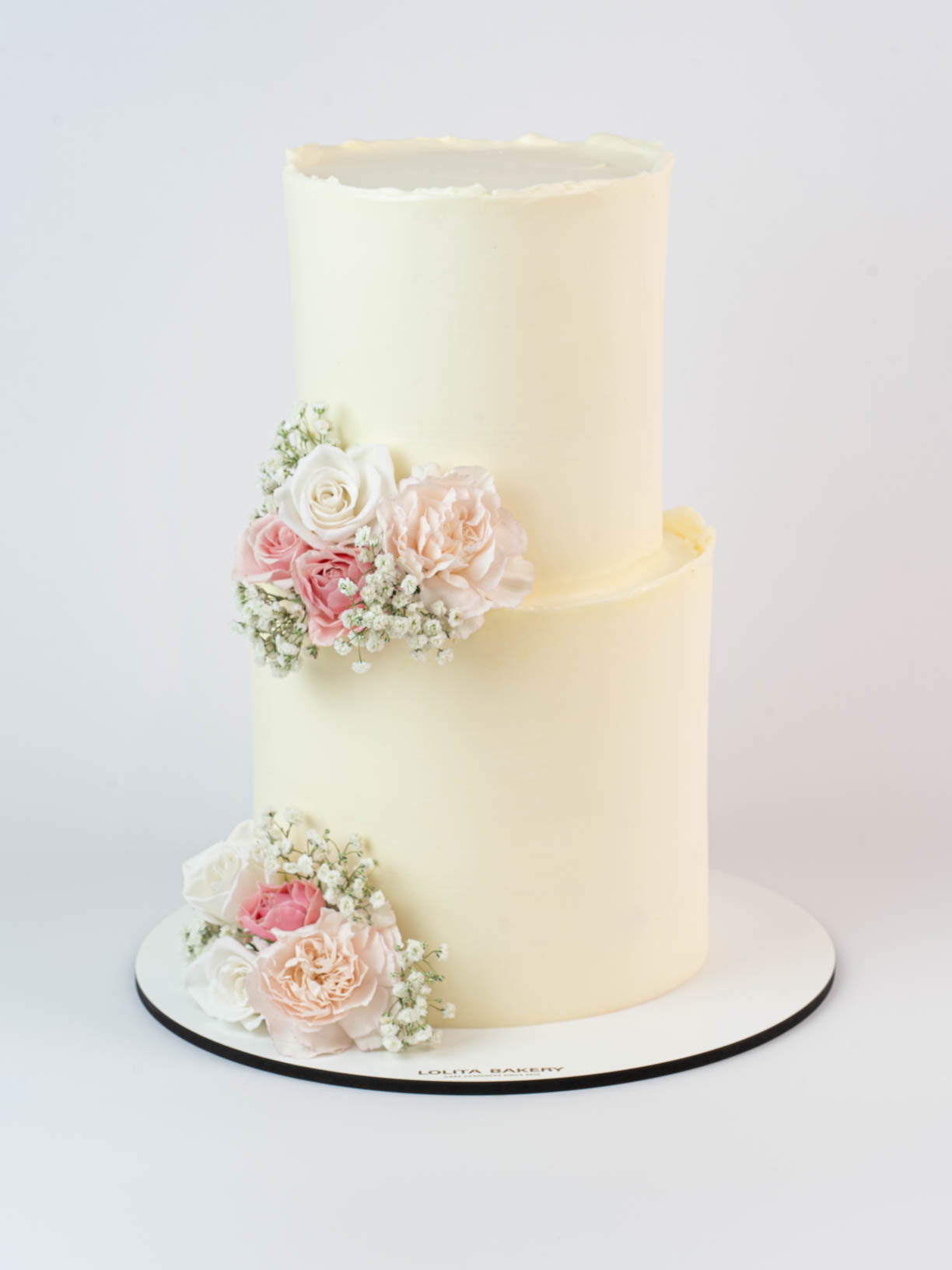 Classic Wedding Cake with Flowers