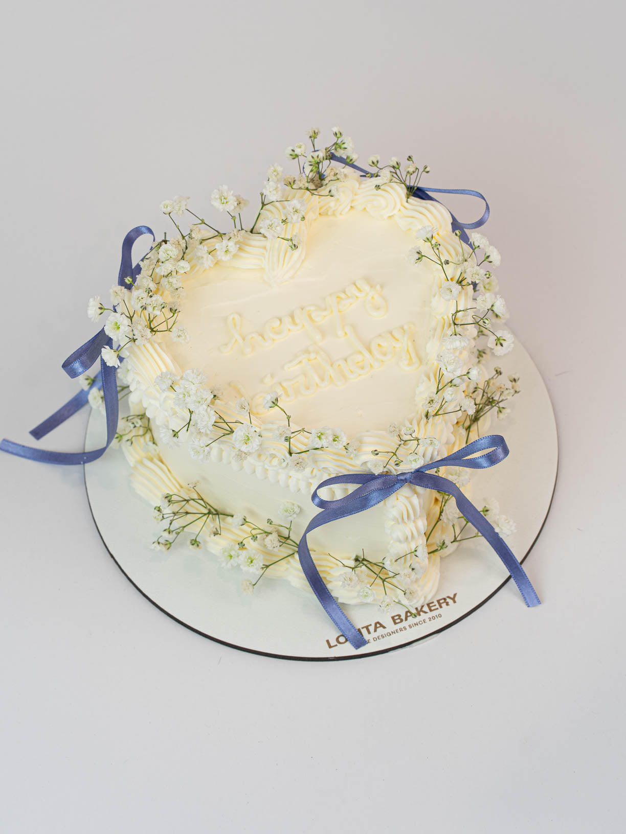 TWO-TONE VINTAGE HEART CAKE