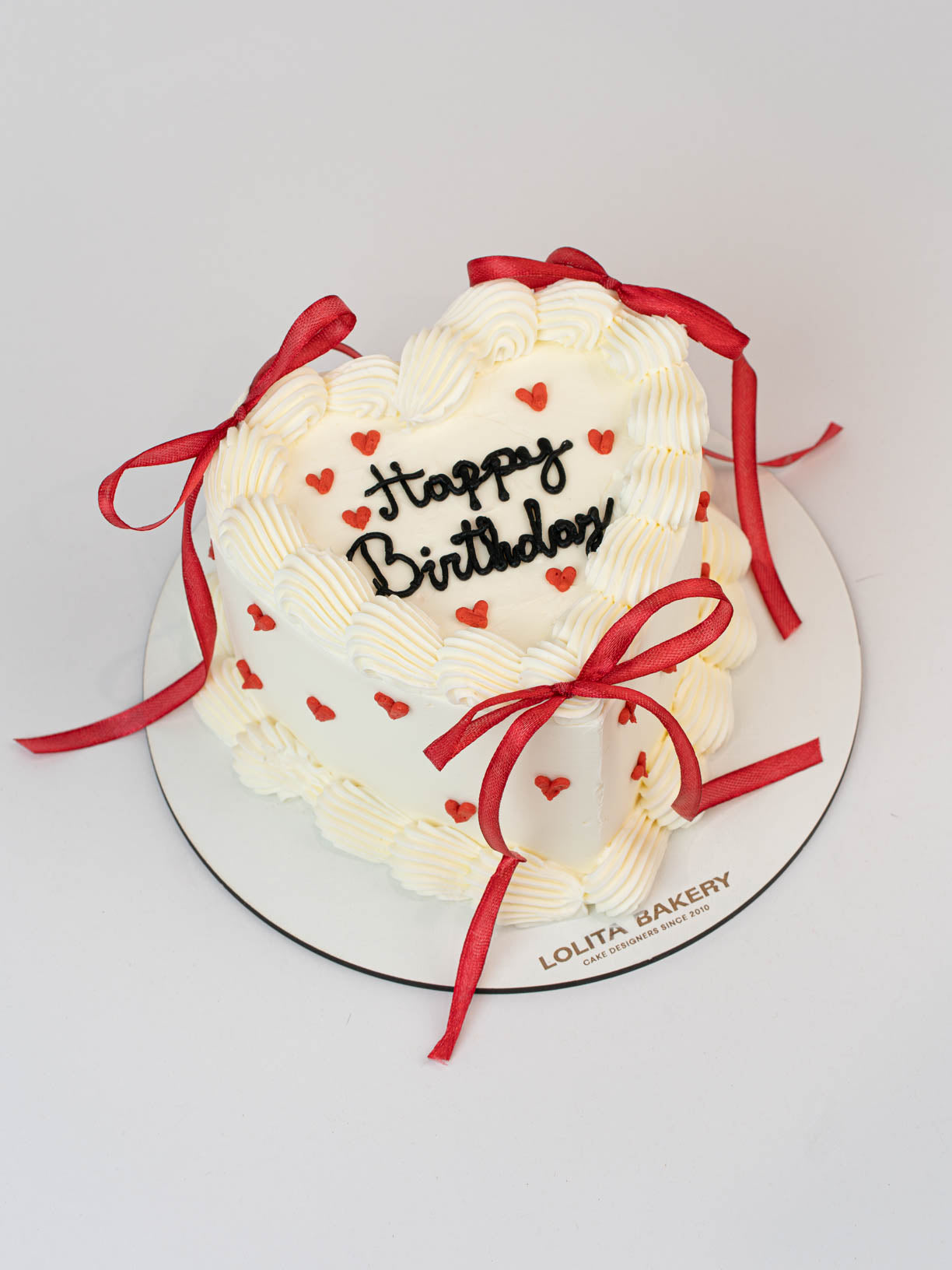 TWO-TONE VINTAGE HEART CAKE