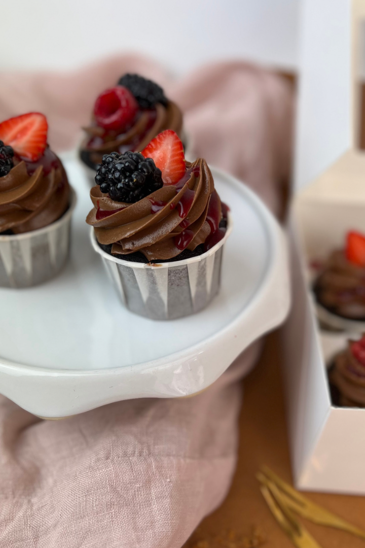 CHOCO & BERRIES - Lolita Bakery