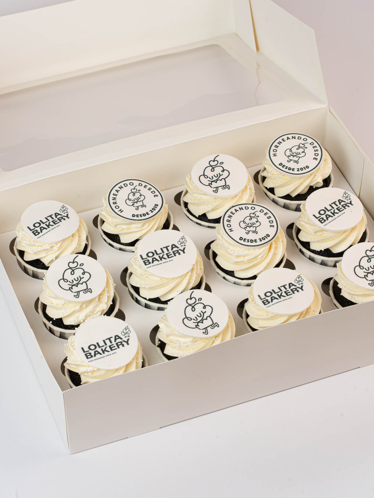 Cupcakes con logo corporativo personalizados