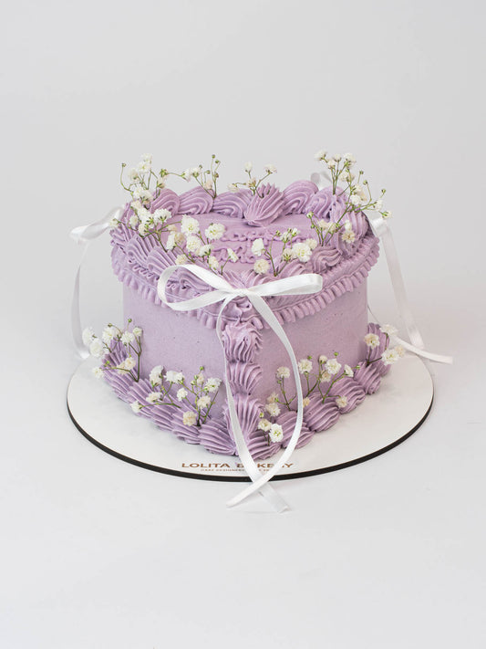 TWO-TONE VINTAGE HEART CAKE