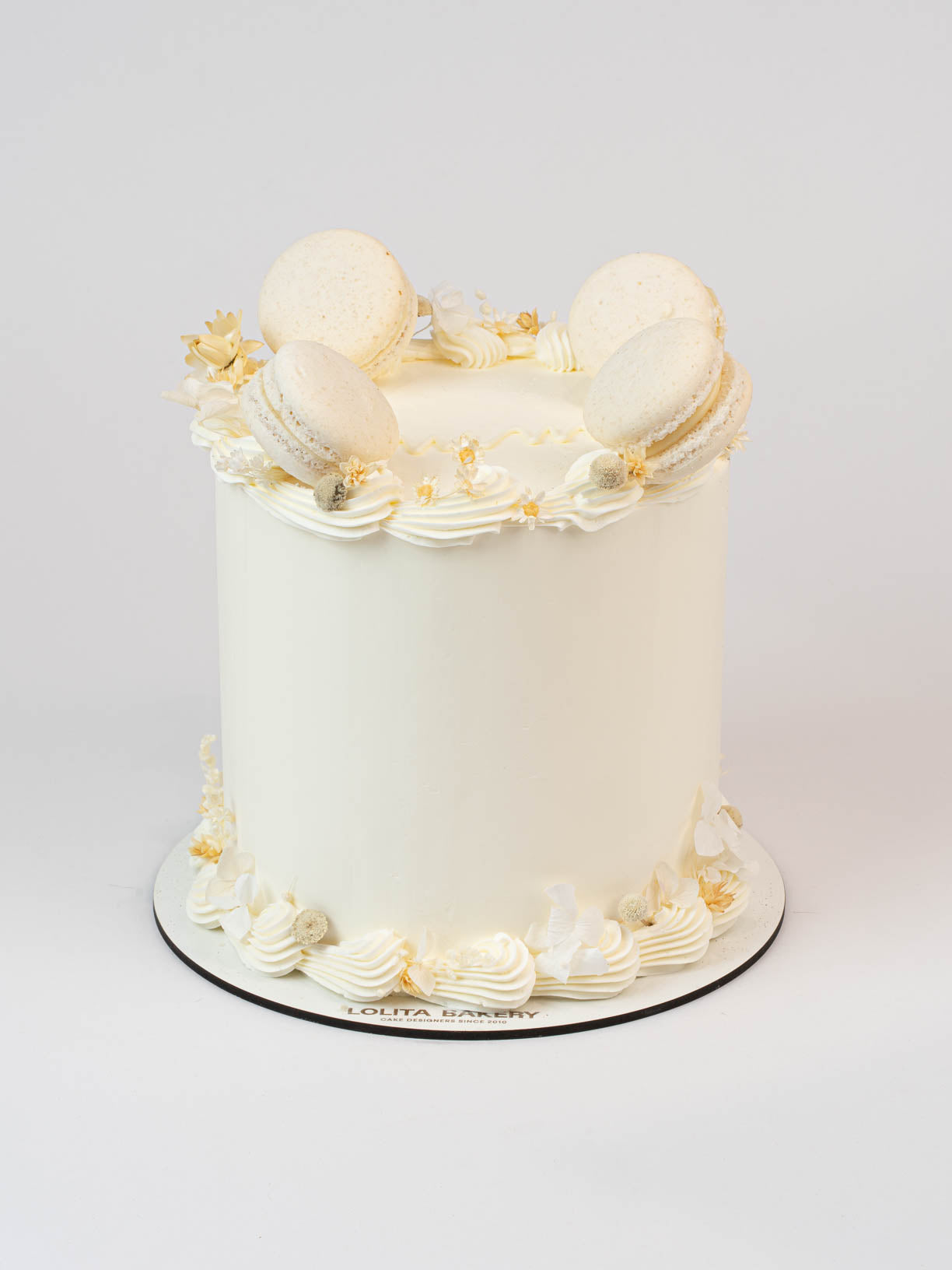 BOHEME CAKE WITH GREEN FLOWERS