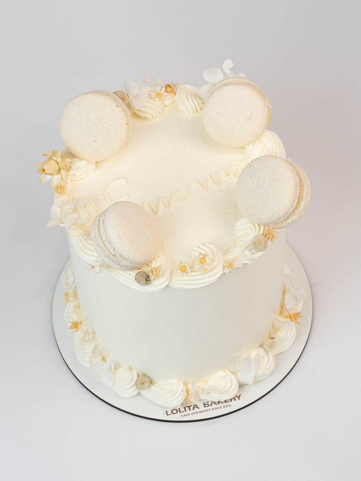 BOHEME CAKE WITH GREEN FLOWERS